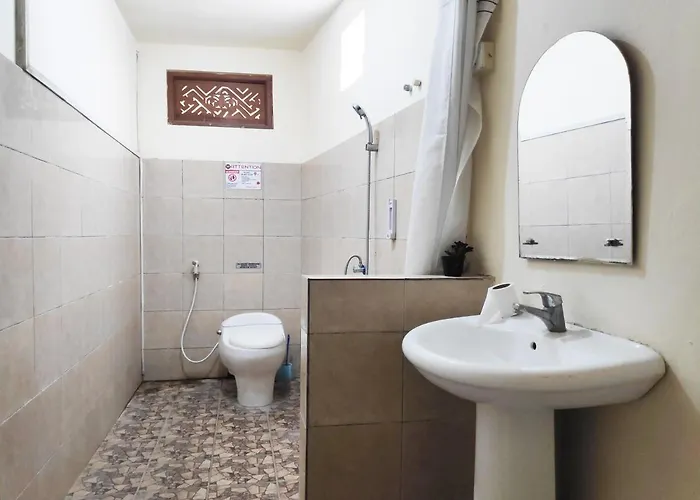 Oyo 90884 Rori Homestay Hotel Sanur