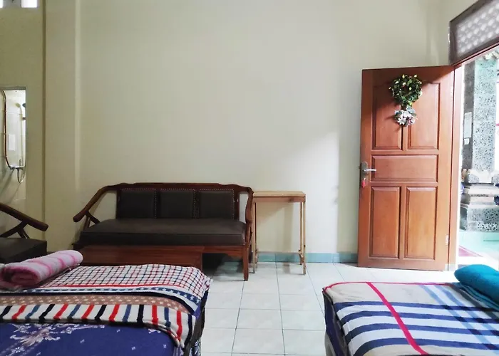 Hotel Oyo 90884 Rori Homestay 2*